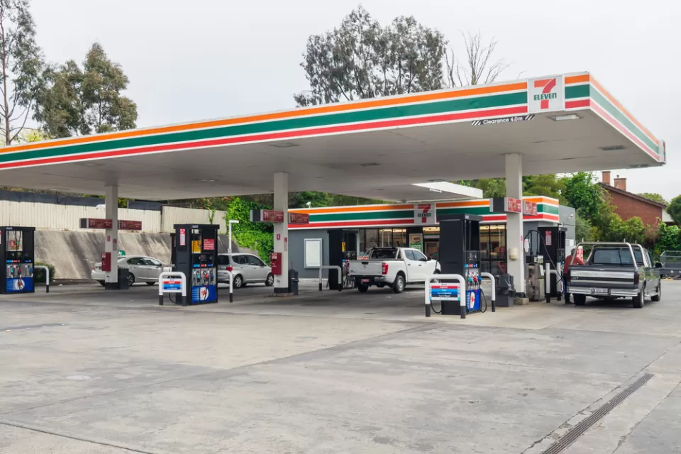 Gas Station 7-Eleven